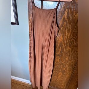 Women’s Knit Plisse Midi Shift Dress - Brown - Large